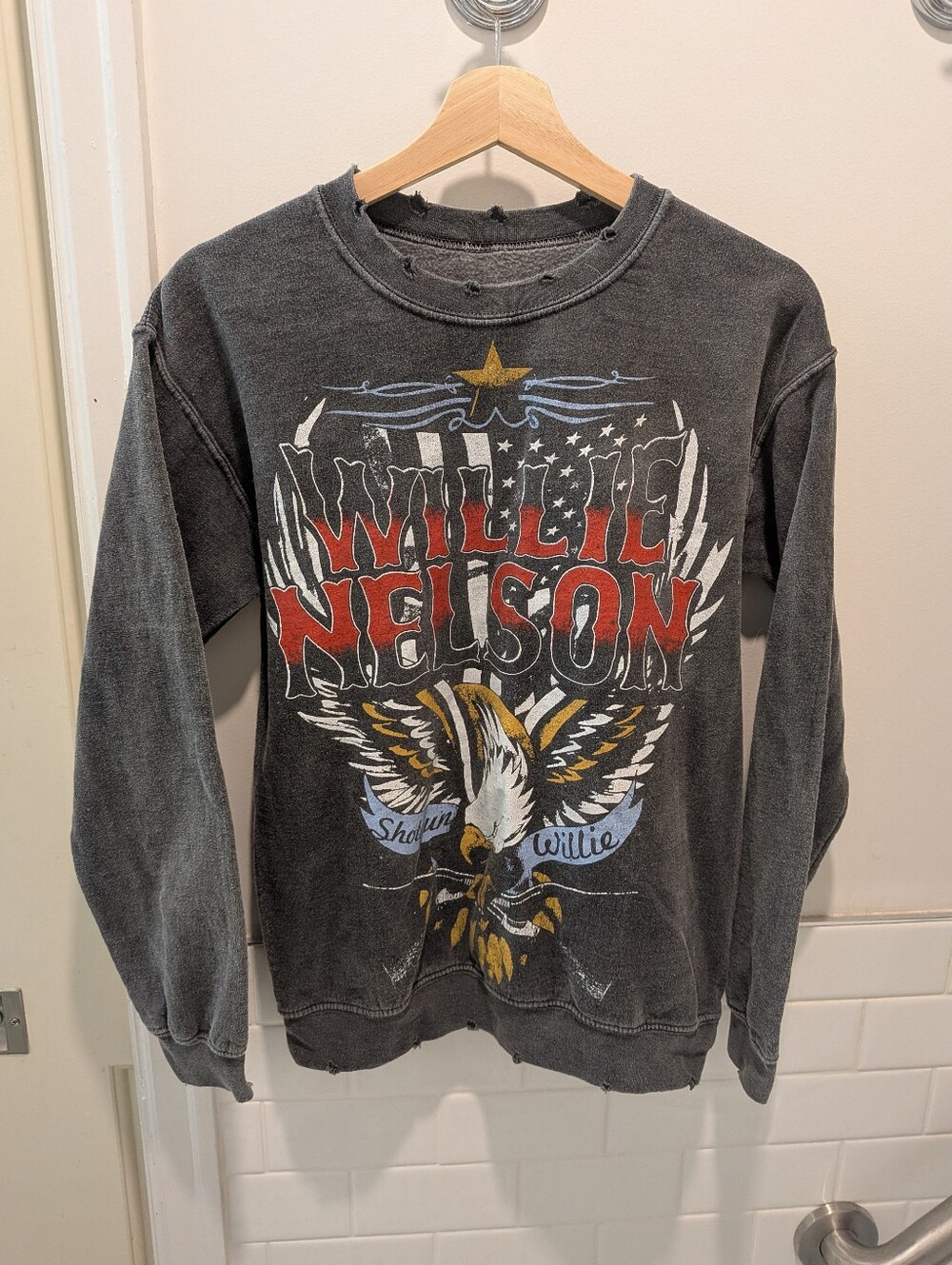 Willie Nelson Eagle Graphic Distressed Sweatshirt Urban Outfitters Band Music XS